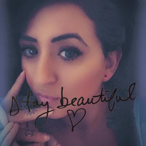 Meet your Posher, Heather - Picture 1 of 1